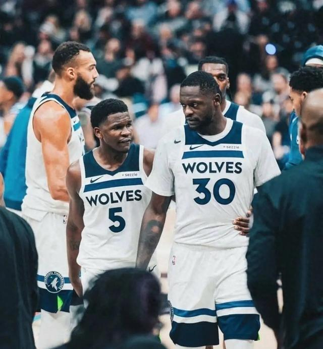 开云体育平台-森林狼3亿豪阵夺冠无望？2操作名为补强实为埋雷 苦了华子一个人|兰德尔|唐斯|戈贝尔|爱德华兹|篮板球_新浪体育_新浪新闻