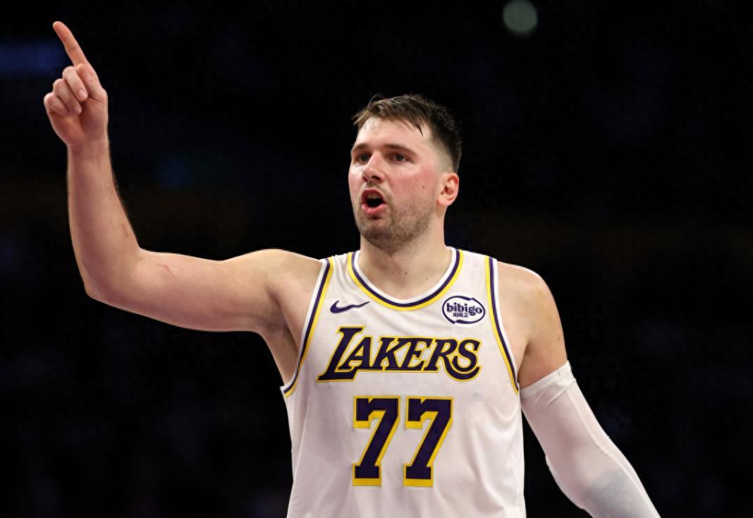 kaiyun-东契奇你太狠了，签1.6亿，还创造历史第一纪录，却被喷球队毒药